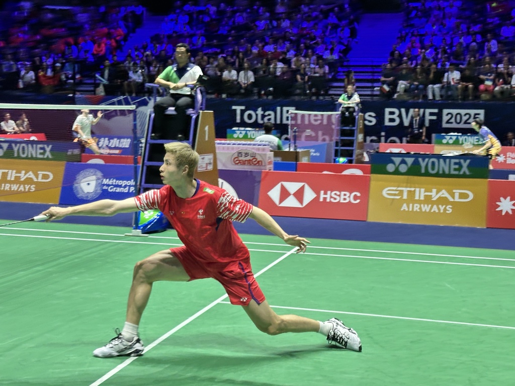 一个现实 一个现实