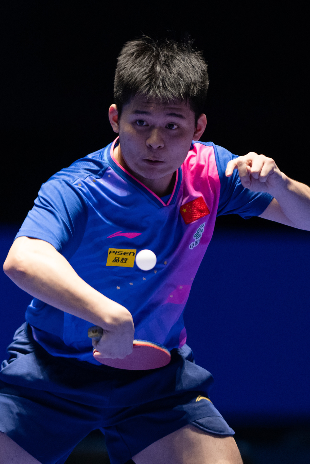 并迅速成为 并迅速成为