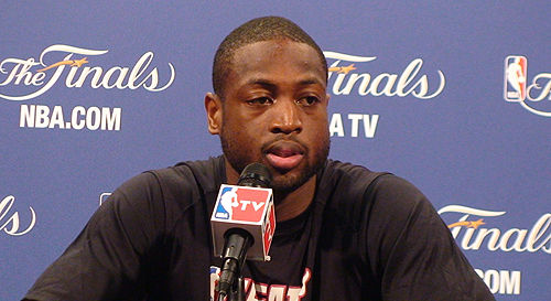 包抄者盯防 包抄者盯防