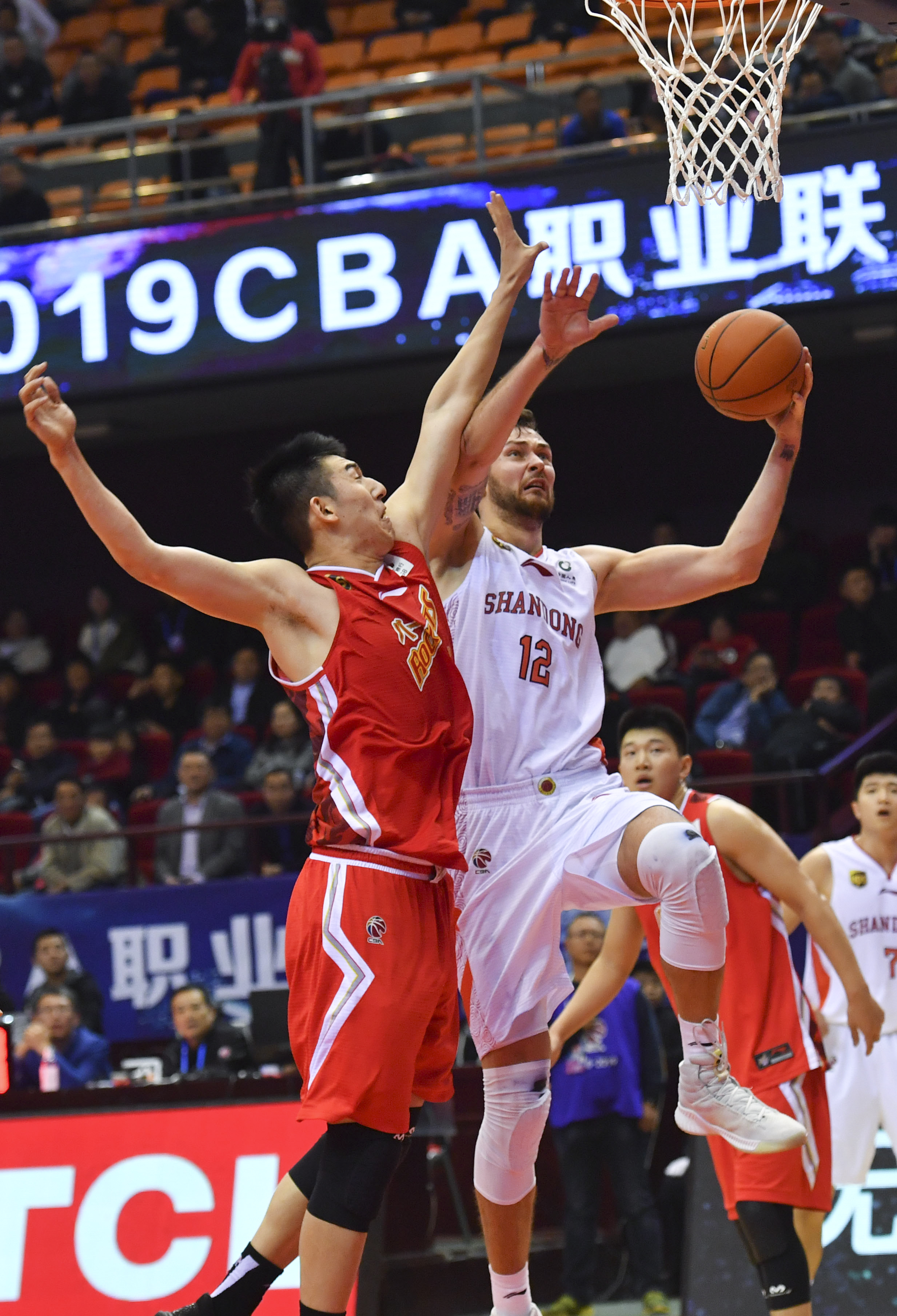 借助防守者 借助防守者